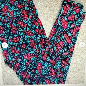 LuLaRoe Leggings Tall & Curvy